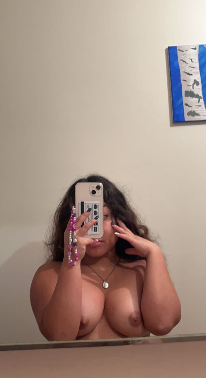 Monique 18 nudes of the busty asian girl