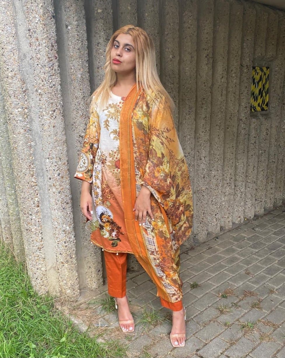 Paki babe loves it when you masterbate over her pics