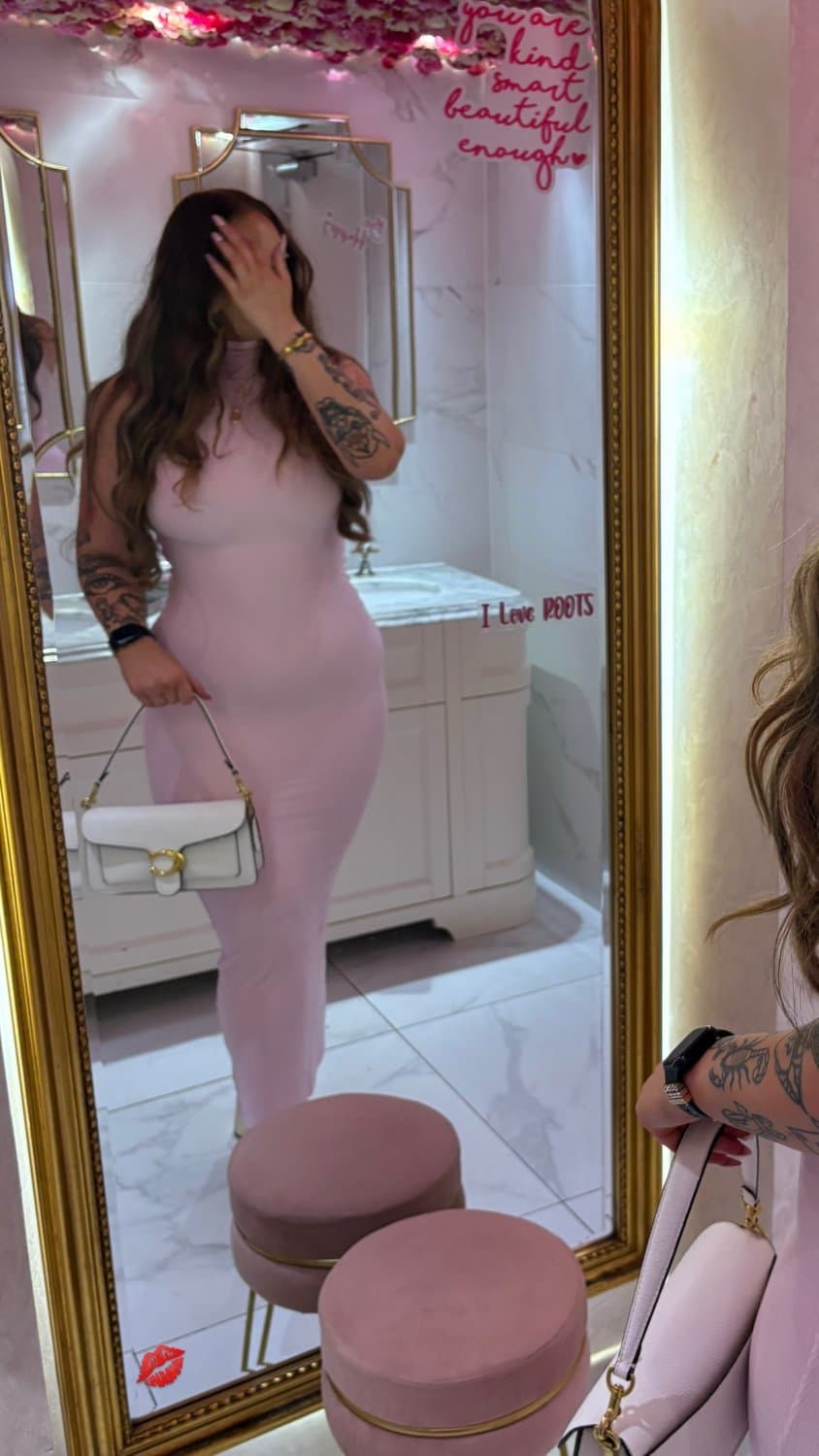 thick gym girl phoebe kitchen 22