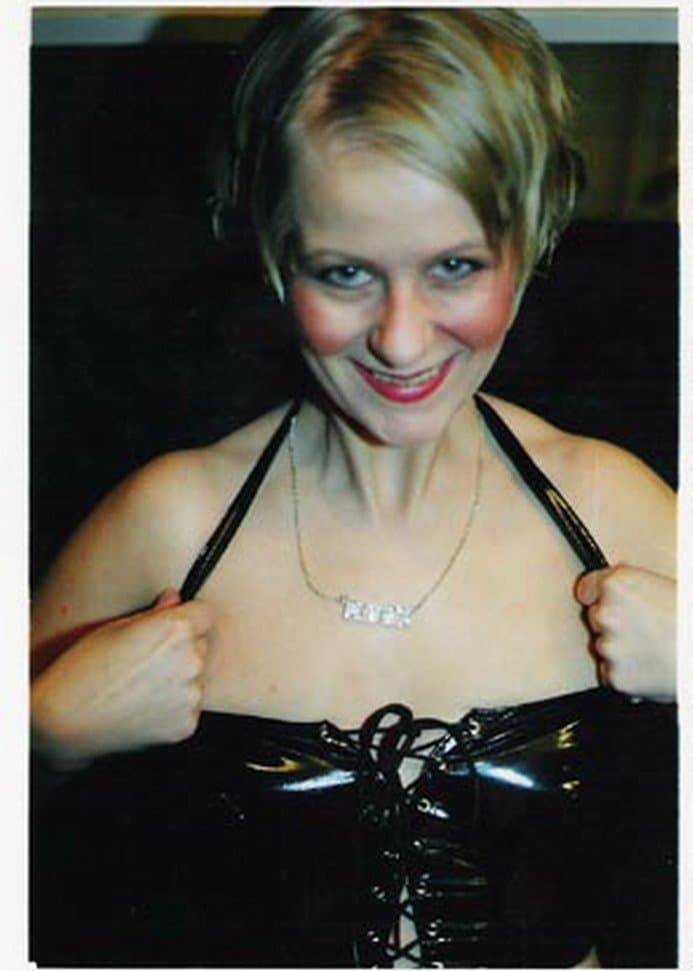 Sexy Milf Pam In Sexy Lingerie