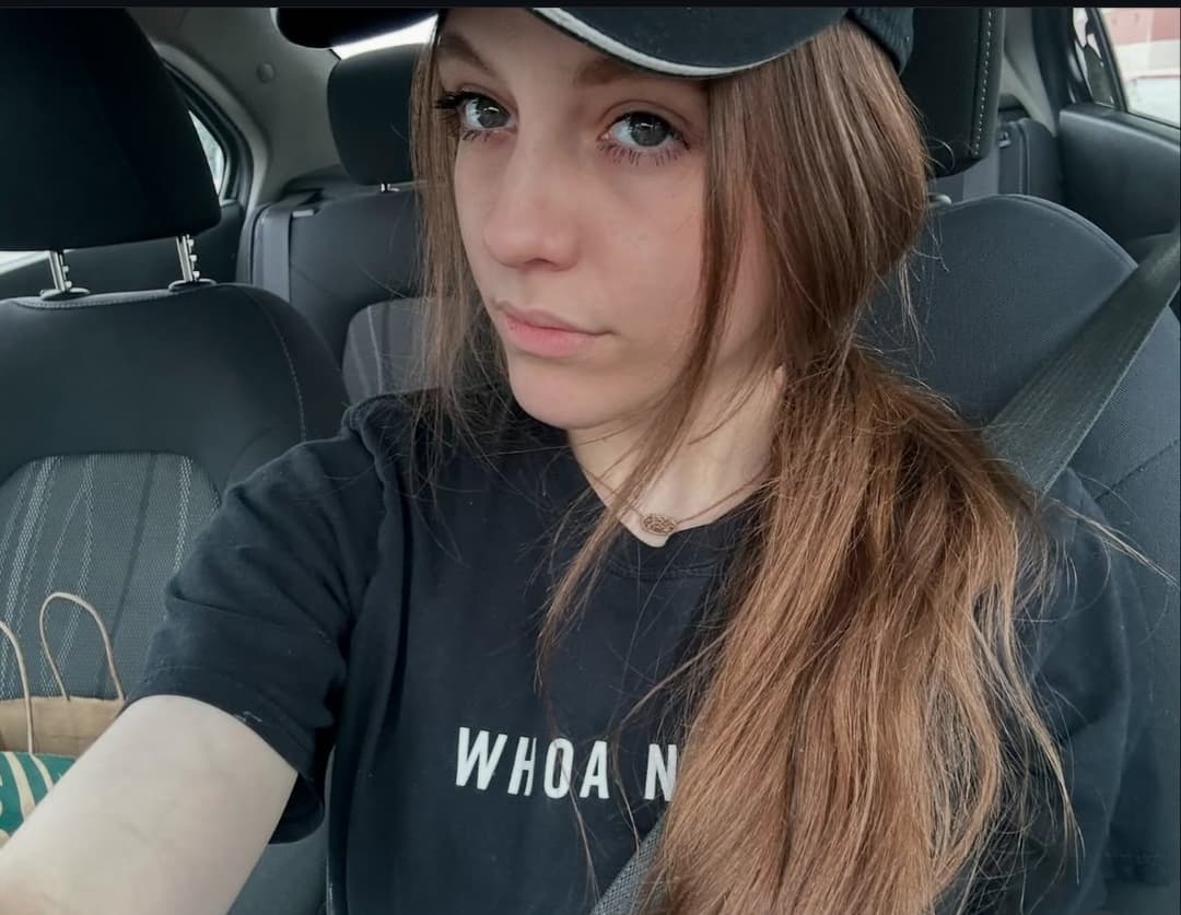 PERFECT BLONDE GOTH MIXED LATINA COLLEGE TEEN PAWG SNAPCHAT SLUT SPREADING BALD PUSSY & ASSHOLE SOLO