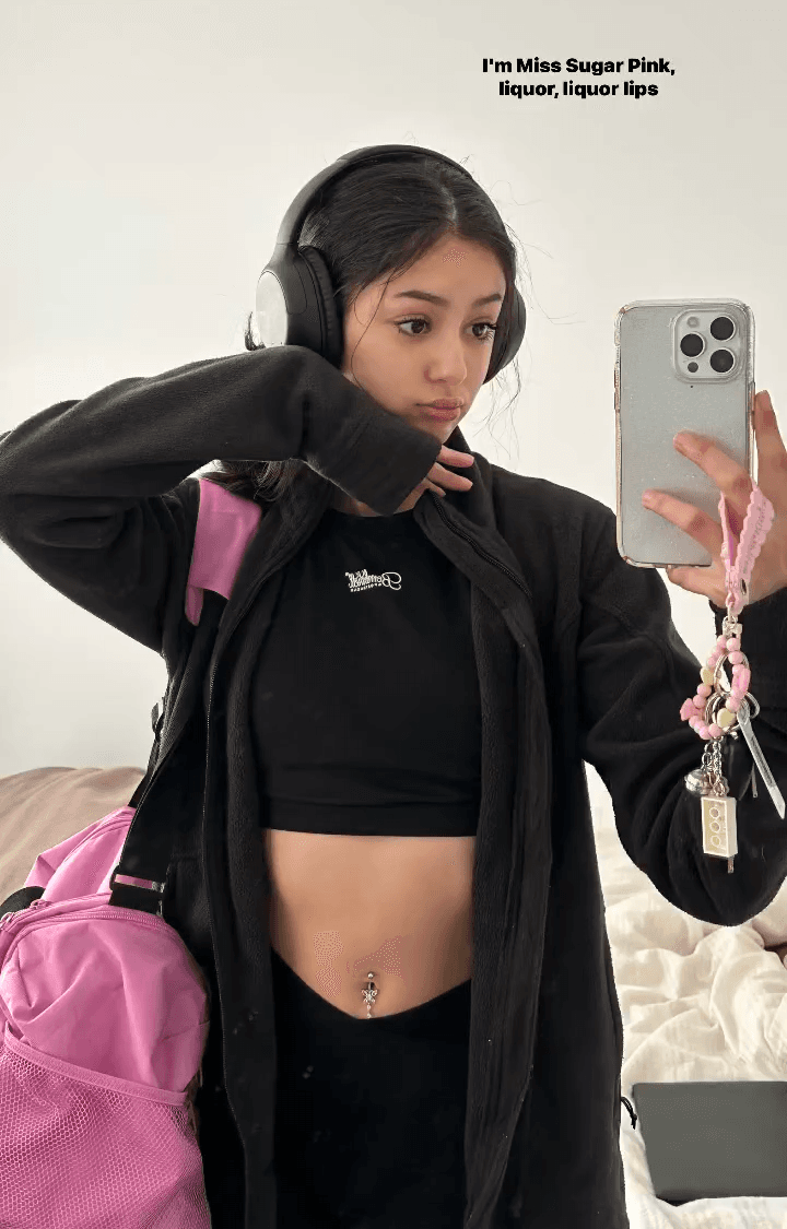 Vanessa R, 20. Spider girl with a fat ass