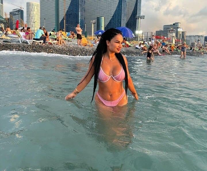 Sexy glamour feet pedicure woman sexy tits