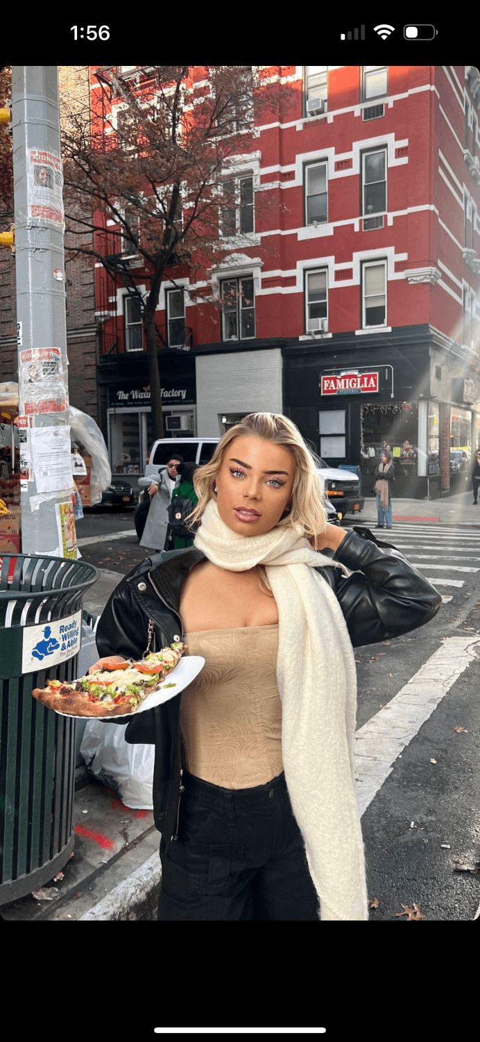 The perfect girl. hometown hottie with some hot ass nudes