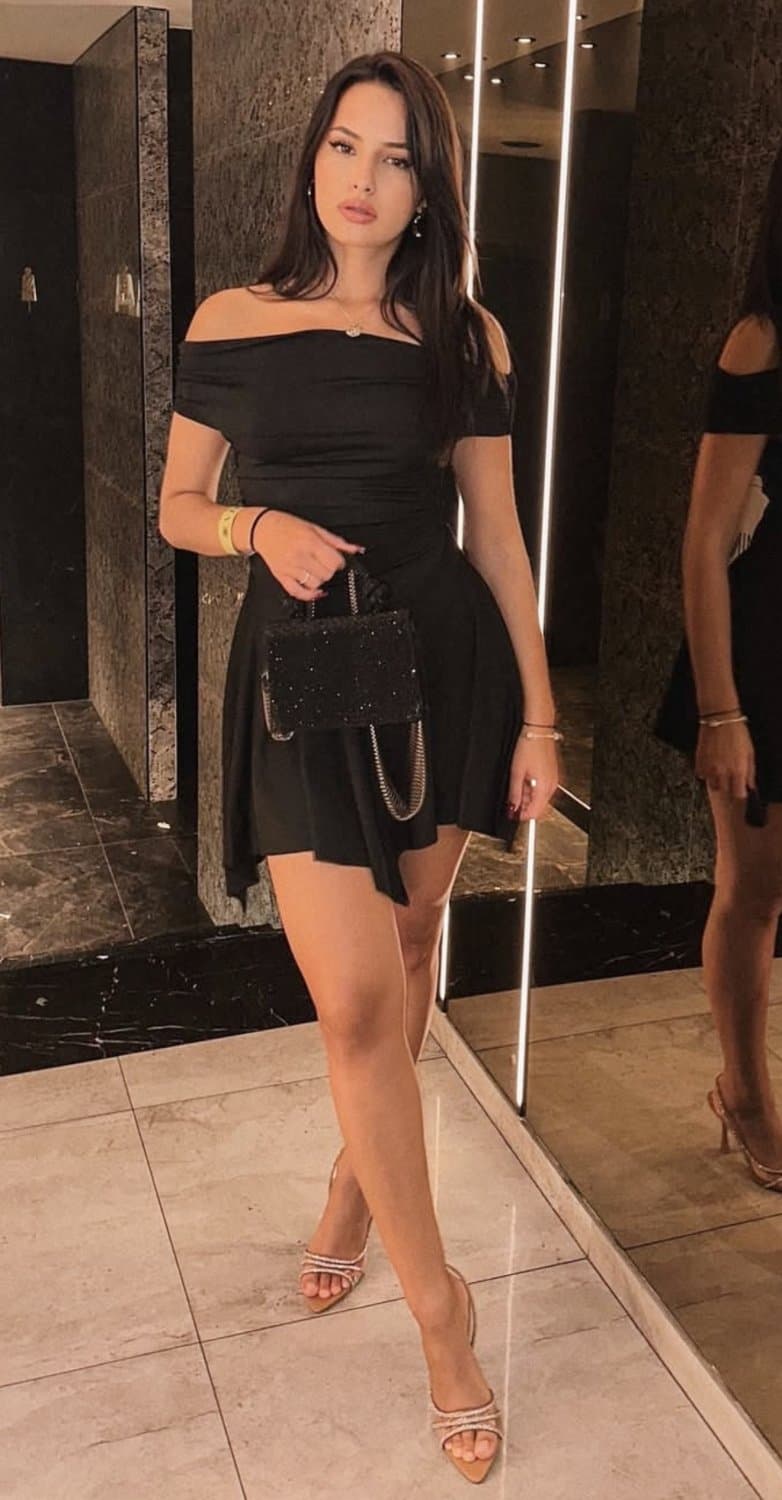 Perfect stuning slut Nika naked photo