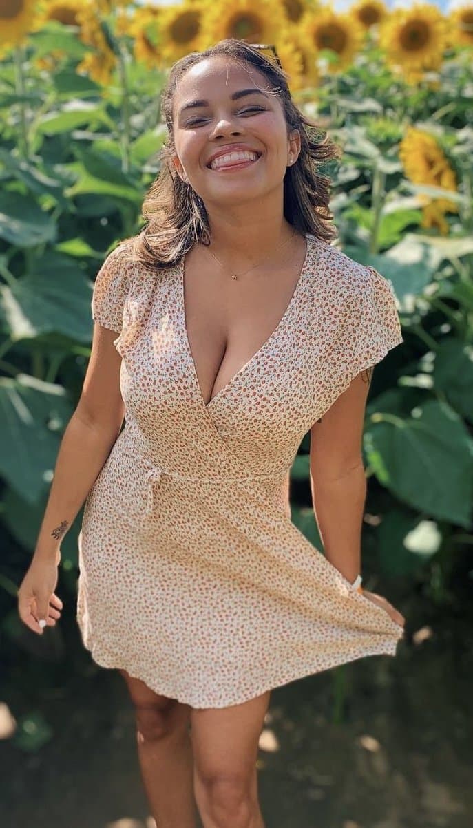 Busty Latina slut I know doesn’t mind showing off that rack of milk for us to beat off to