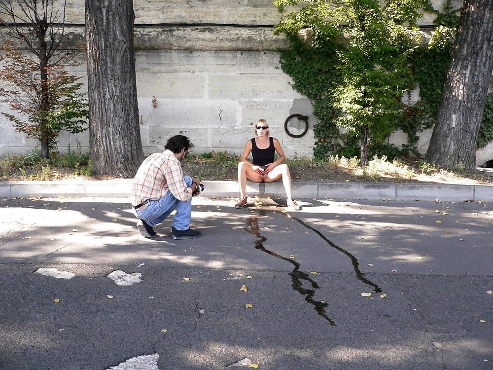French amateur Justine enjoys watersports