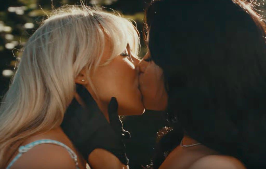 Jenna Ortega & Sabrina Carpenter lesbian kiss scenes in Taste (1080p) ???!!!