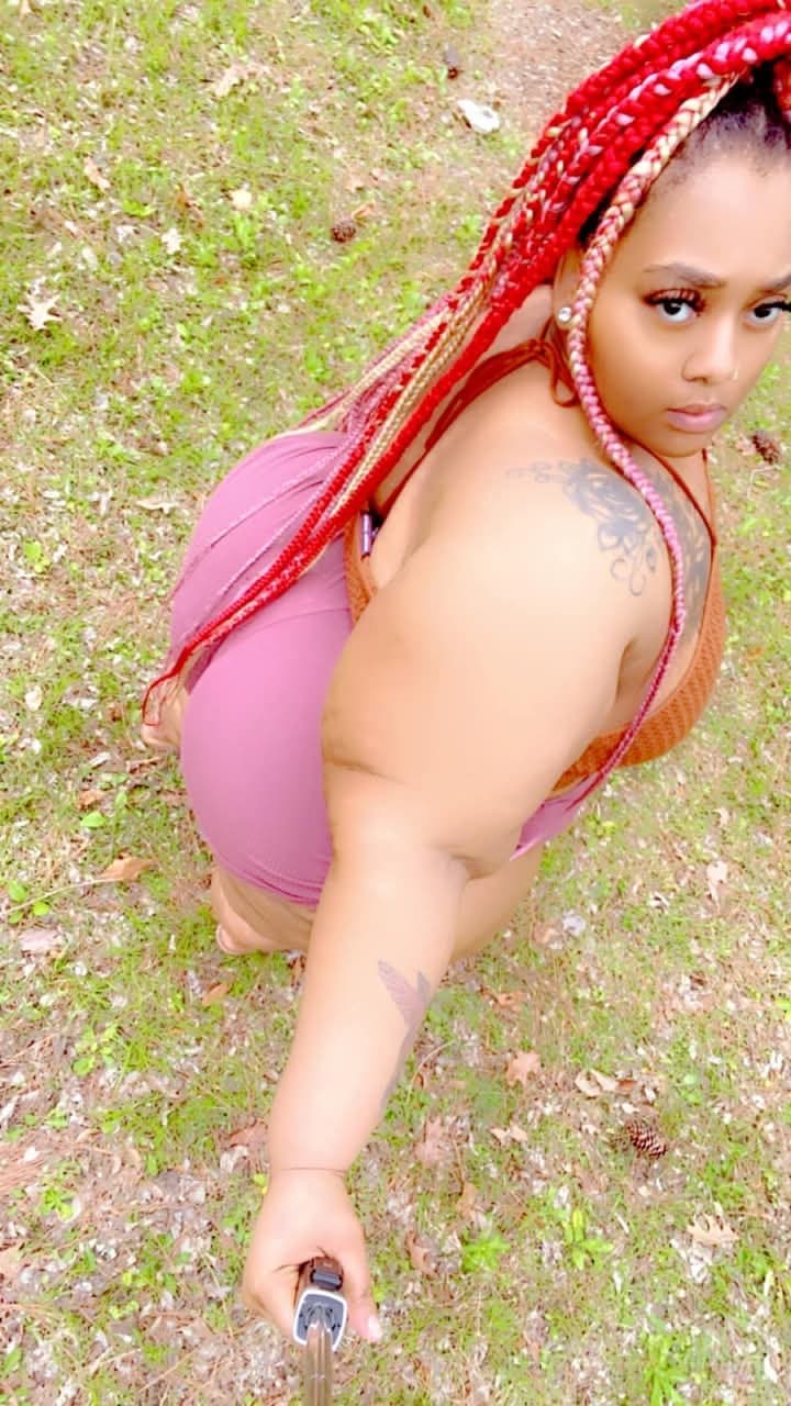 HUGE SSBBW SEXY ASS BOOTY