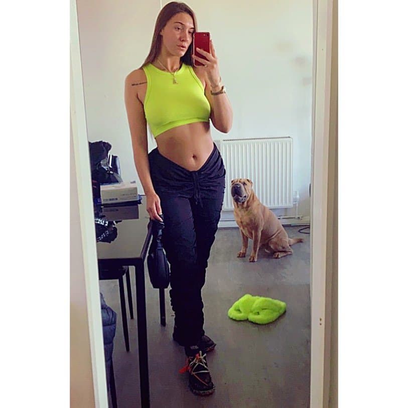 british big booty bitch called daryll ......stay tuned for her sextapes