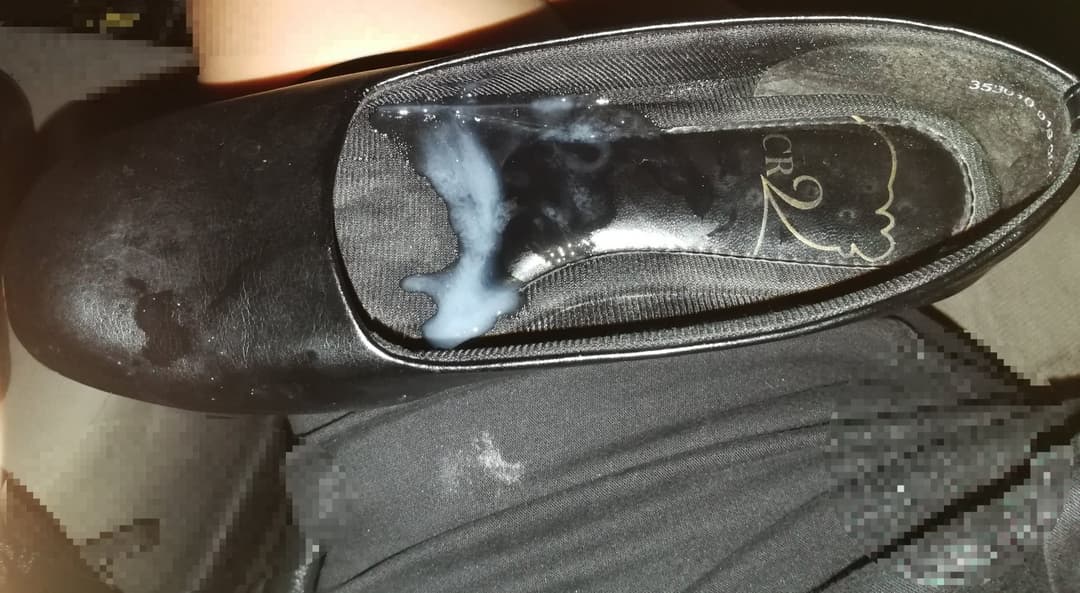 Emptying cum into shoes