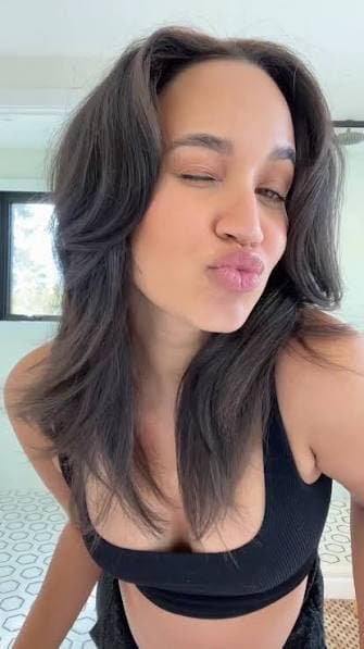 Click to view full size Black beauty Kimmi Chex is a sexy milf. This ebony goddess wants you to give her your nut