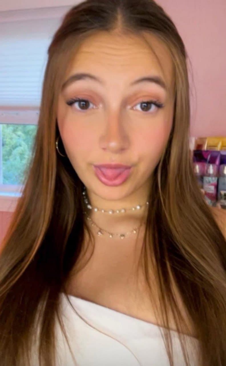 Busty PAWG slut ella from Colby College