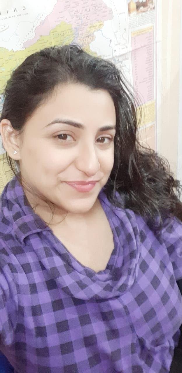 Busty Desi Girl Has Huge Melons