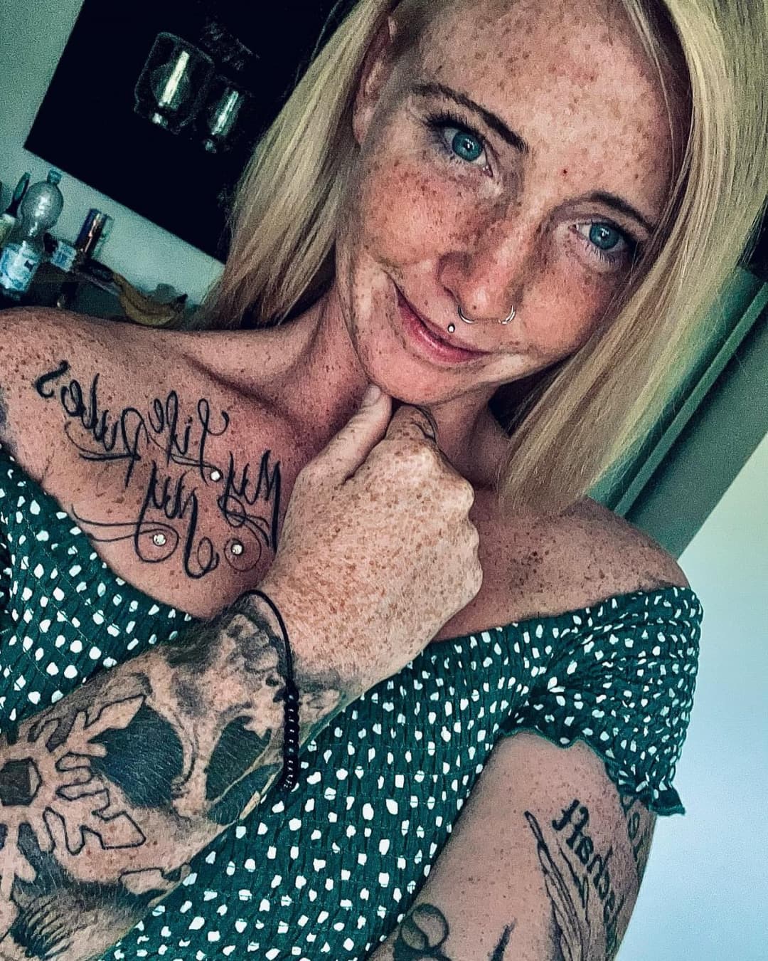 Freckles Beautiful Tattooed German Girlfriend Deepthroat Blowjob