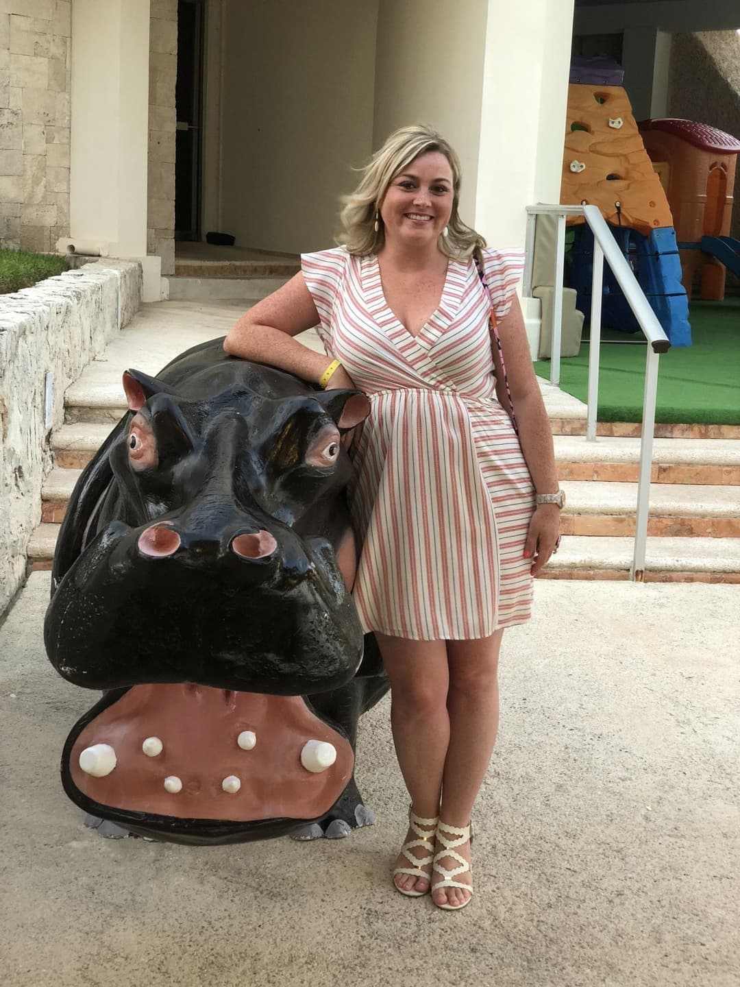 Click to view full size Curvy blonde wife