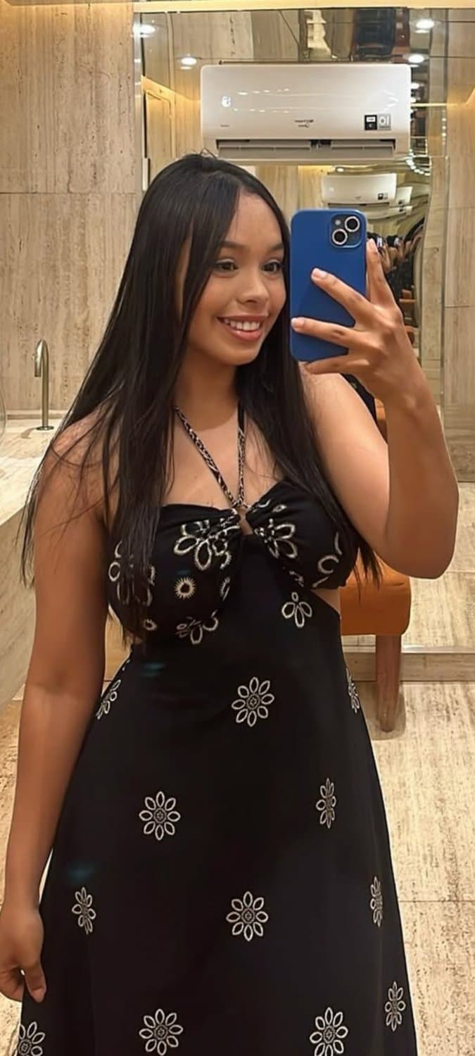 NOVINHA USANDO SEU NOVO BRINQUEDO