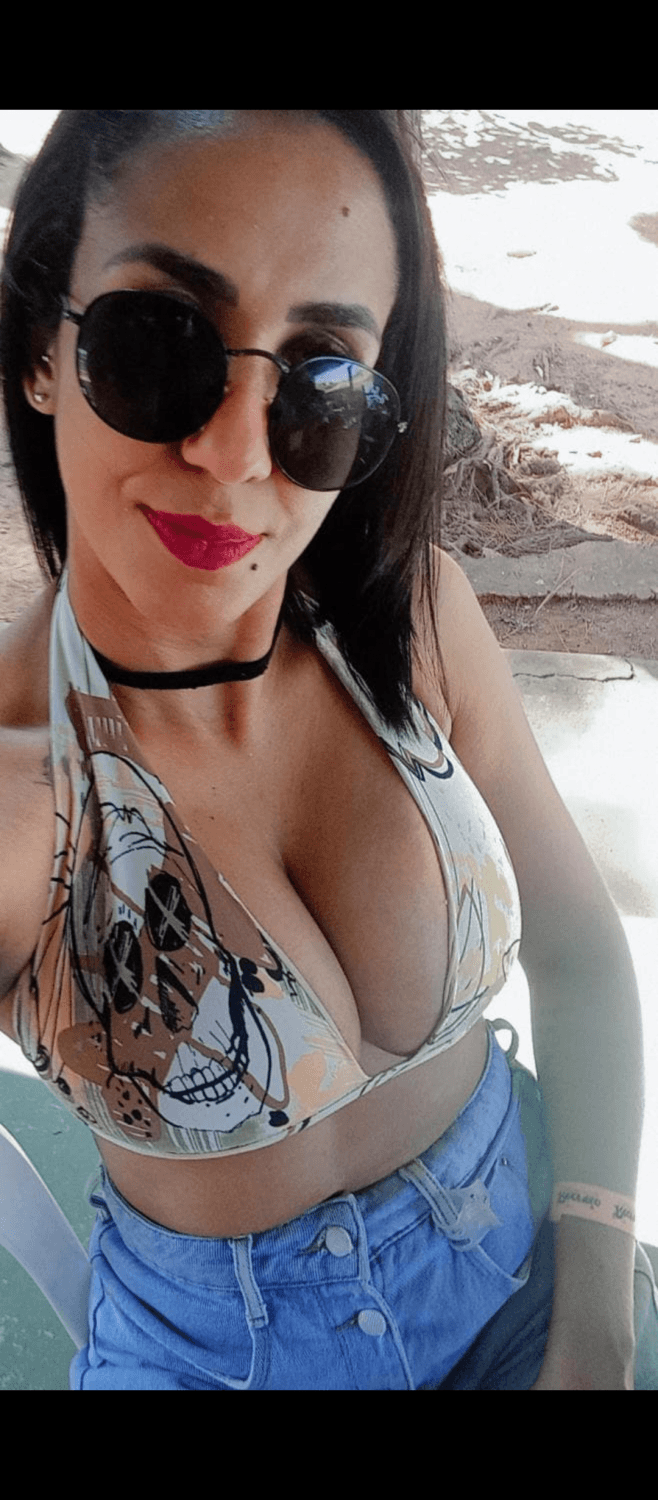 mi amore no serviçooo, tenho um album com 430 midias dela ( so flagras da raba)