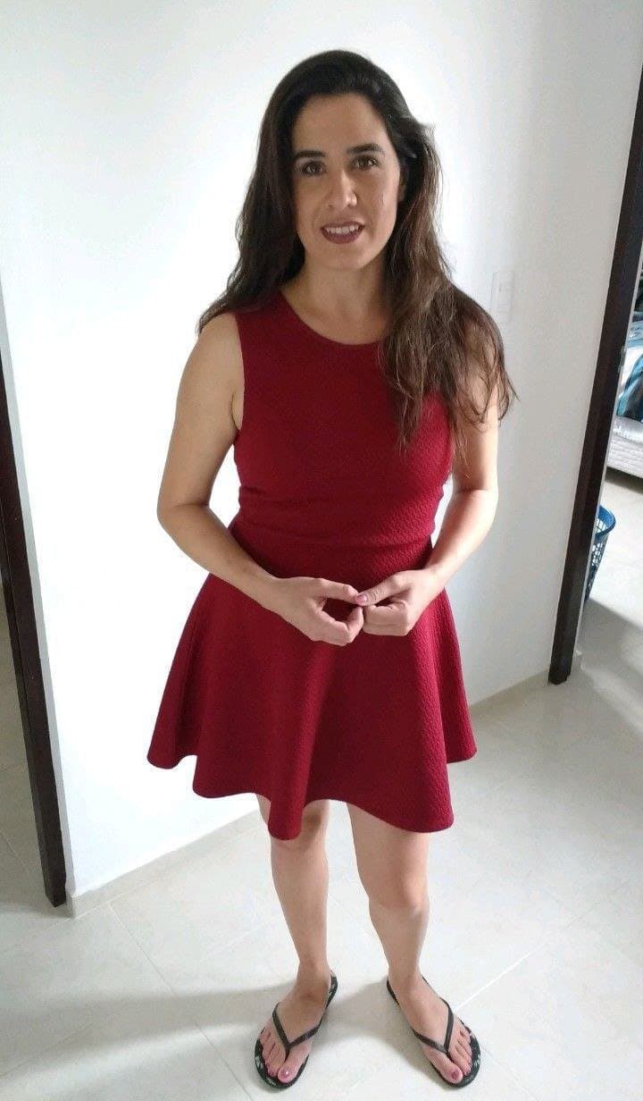 Click to view full size Carolina, milf infiel que cuernea al marido por pito chico