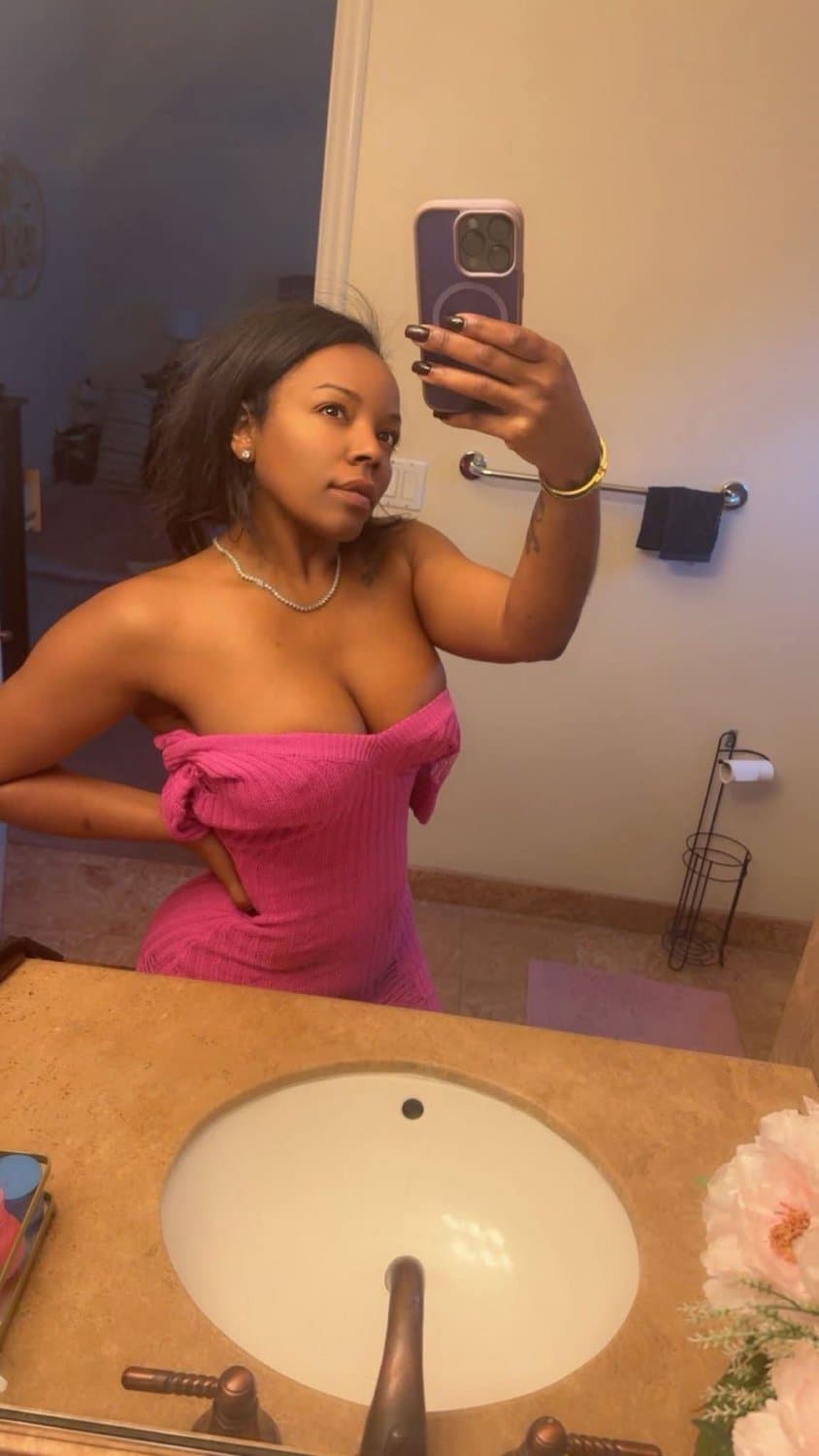 Ebony Queen wants your babies.