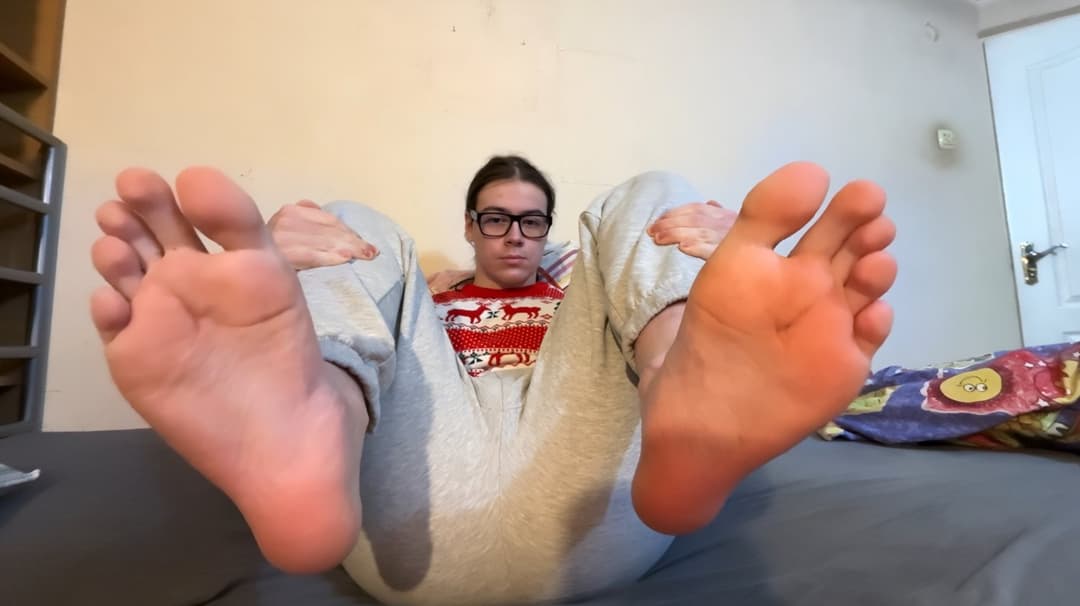 Sissy femboy loves showing his ass and slapping his balls