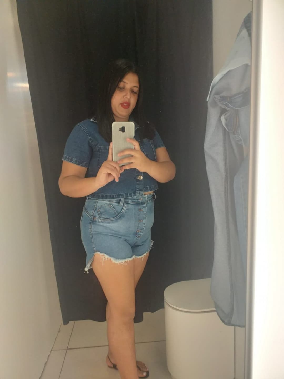 Dia das crianças e a esposinha que caiu na net quer chupeta. Quem conhece ela comenta.