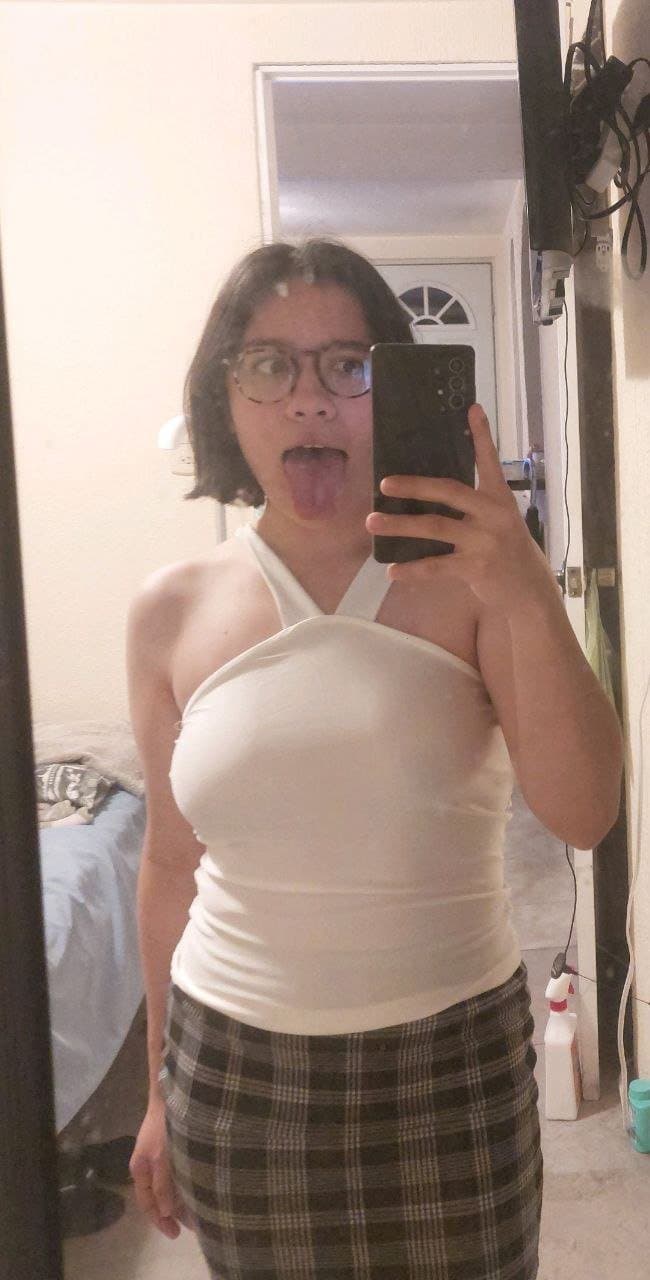 Blanca puta exhibida por cornudo