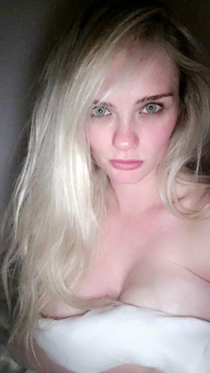 Bridget Sexy chatpic slut repost to your page Before she goes private get her on the hot page