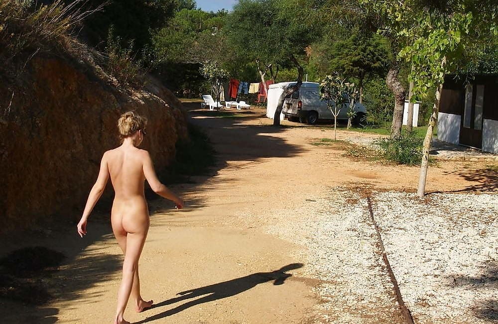 Photoshoot on nudism parc in France with Carolina