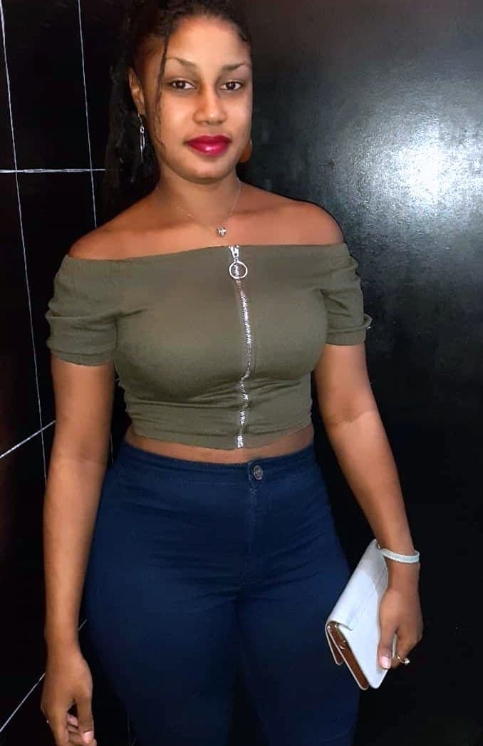 A young bloom with African curves