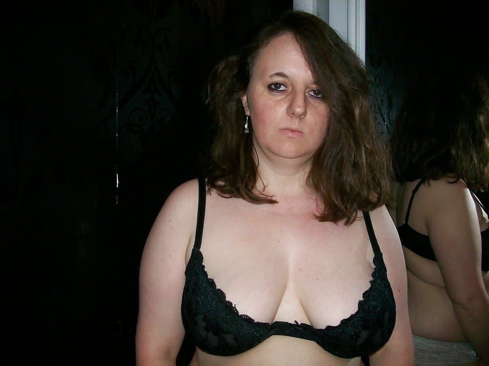 Je suis disponible pour vous venez nombreux pour me pissé dessus et me fécondé