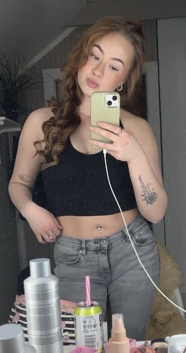 Beautiful Finnish slut Eedit needs cum on her face