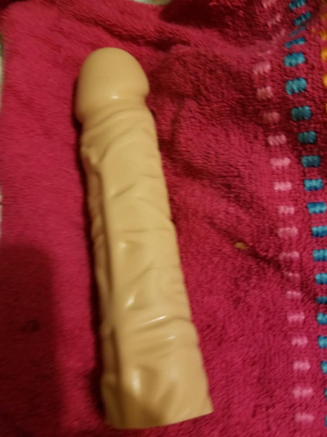 Los juguetes de mi tía siempre esta caliente y su cuca mojada