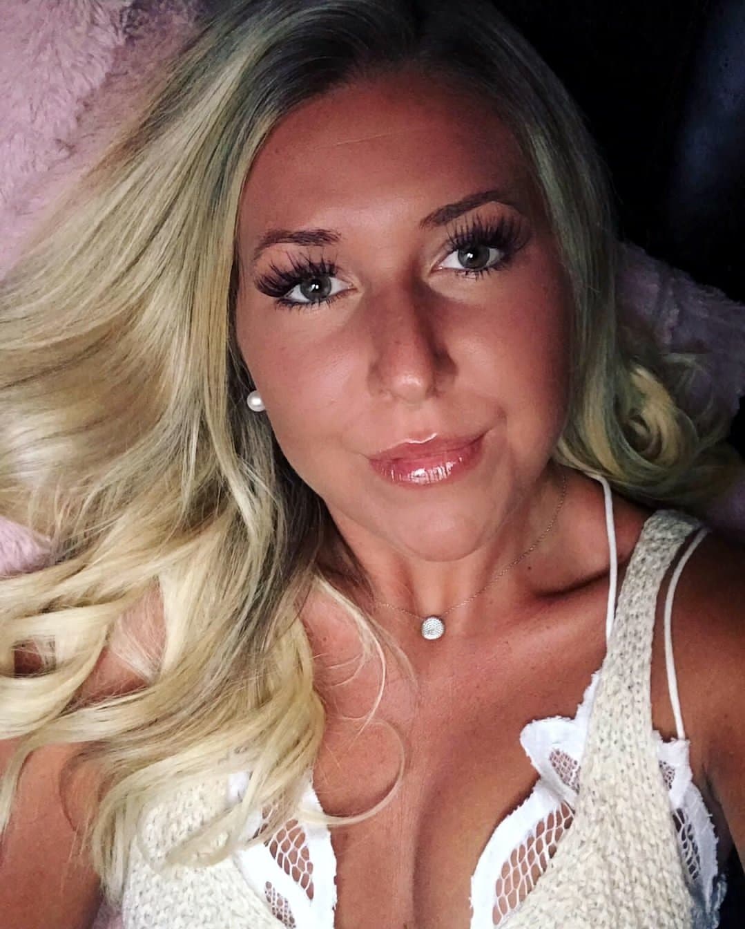 Click to view full size Simone Madlin