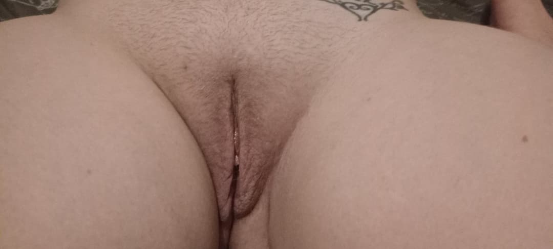 Wifes pussy spread wide open.nice pink south african pussy.??