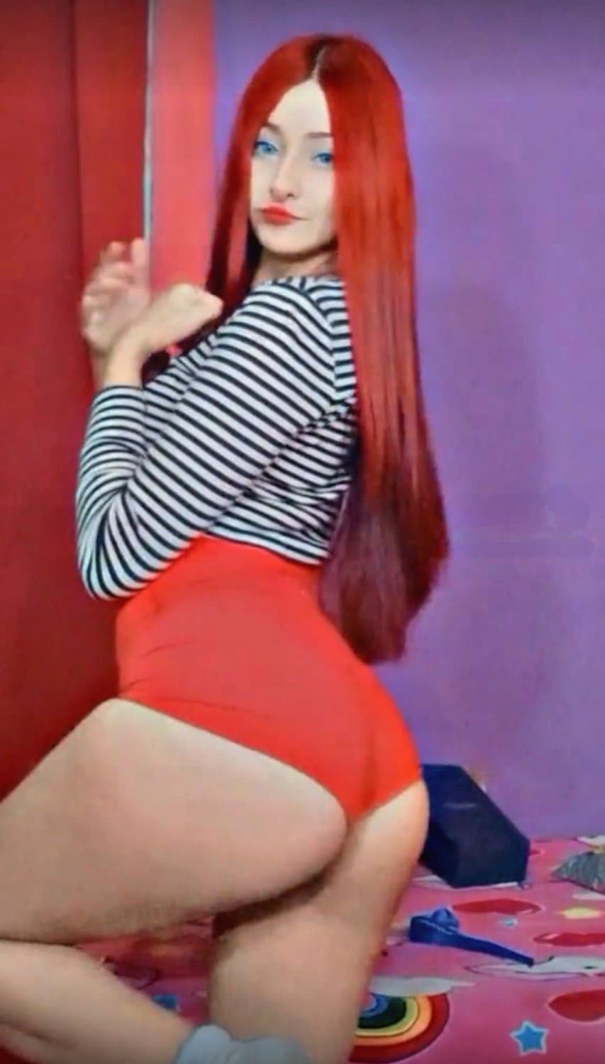 Sofía una putita de 19 años q le encanta mostrar el culo