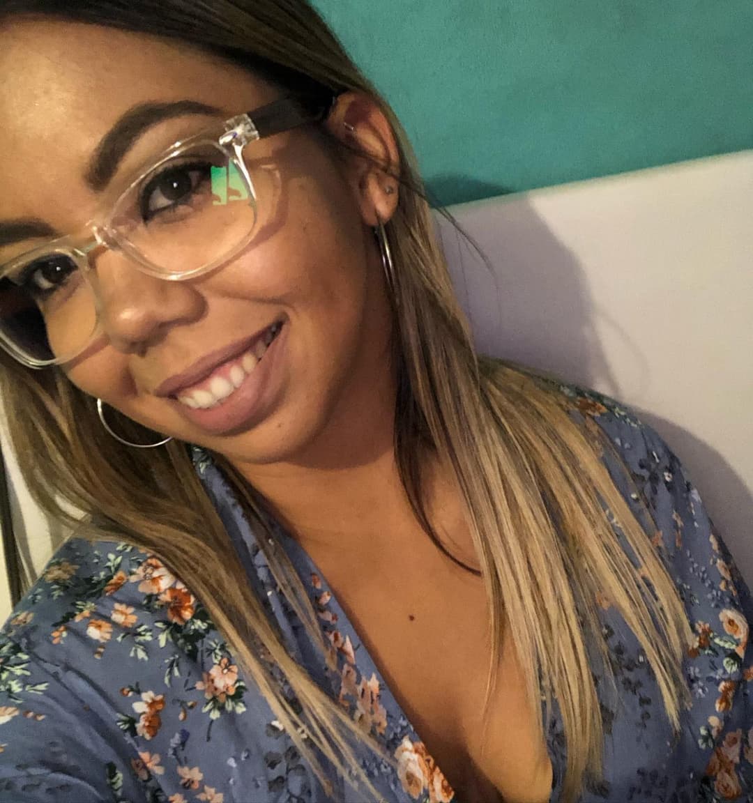 Click to view full size Trib her in all ways (Nicole)