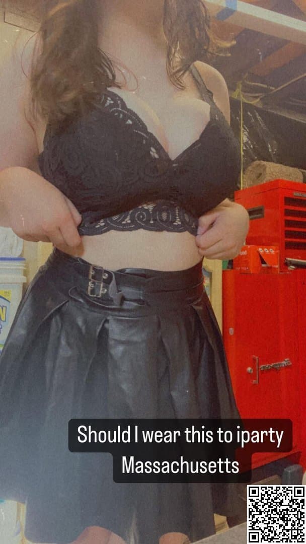 Kaylee - 23yo Big Tits (Non-nude)