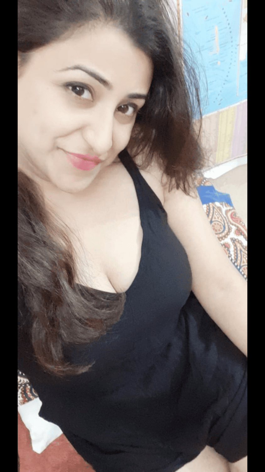 Busty Desi Girl Has Huge Melons