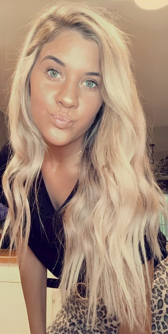 White bop with a nose built for sniffing stinky thug ass