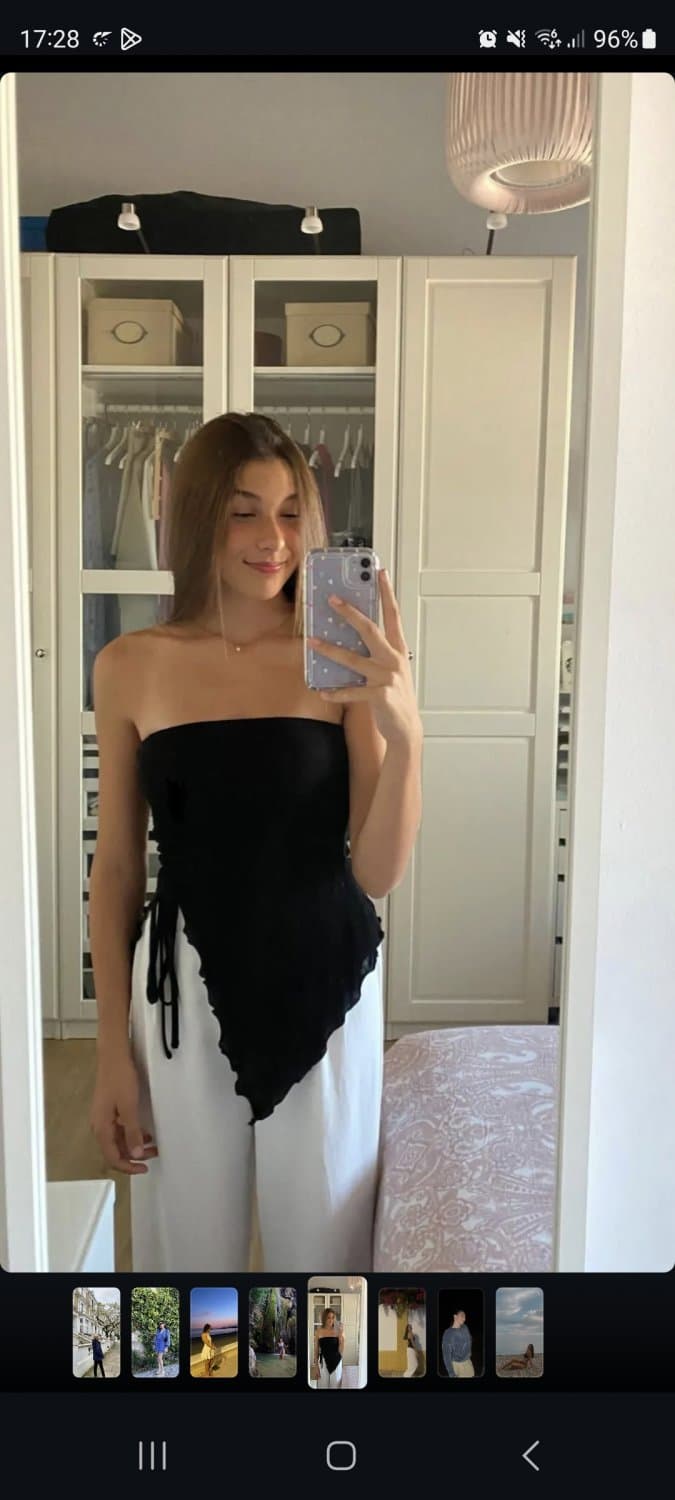 Mujer guapa con ropa y desnuda ???