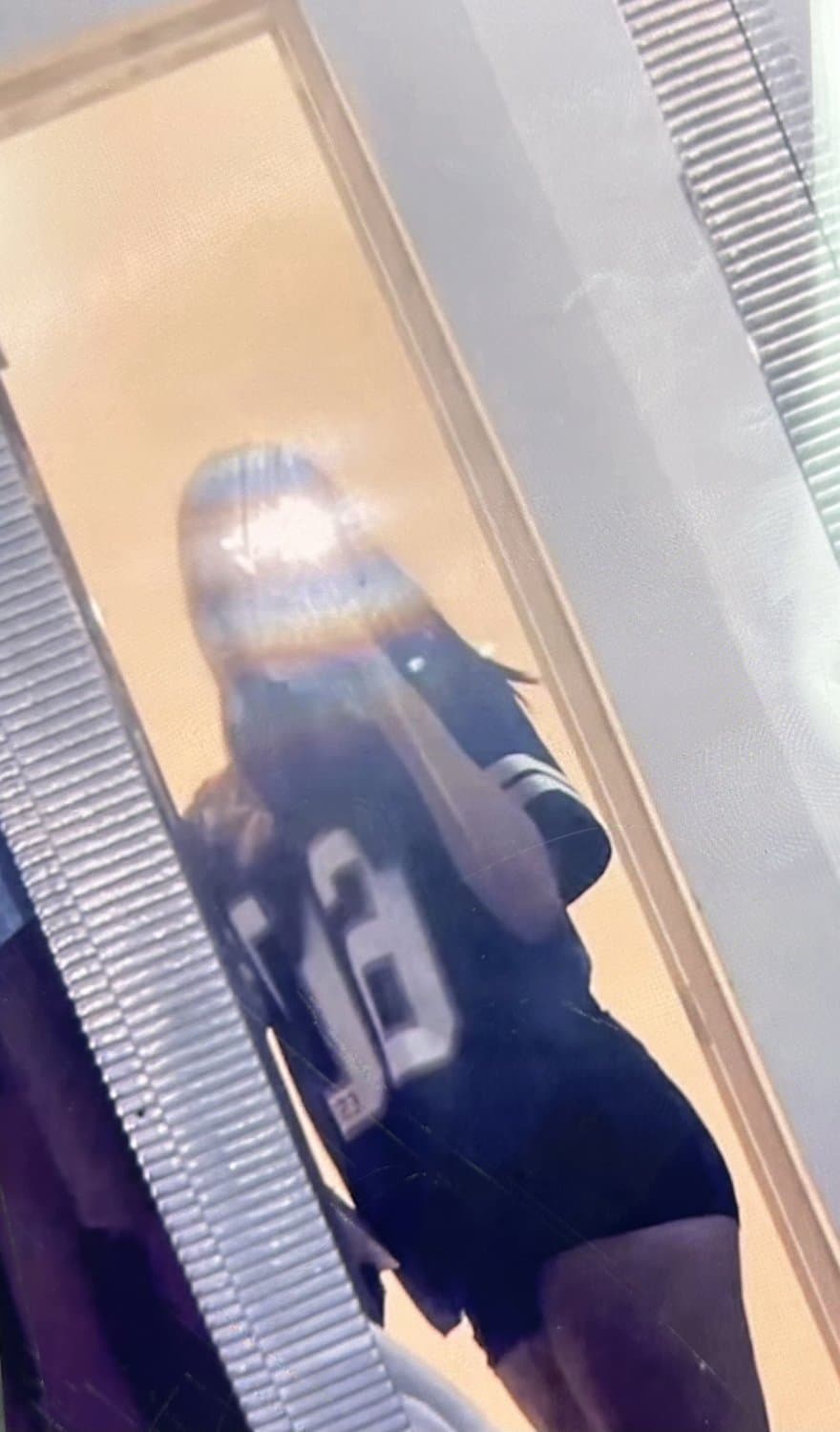 Jovencita desnuda, ricas tetas y vagina ?