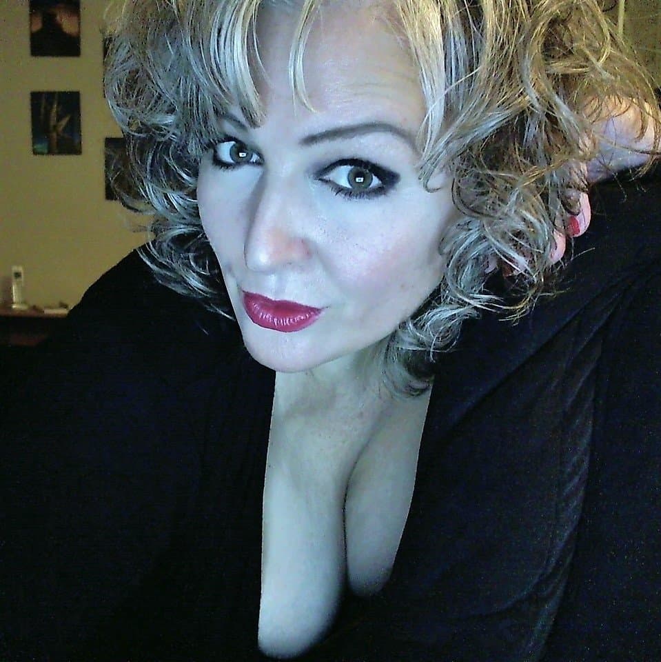 Gorgeous busty classy milf Anna