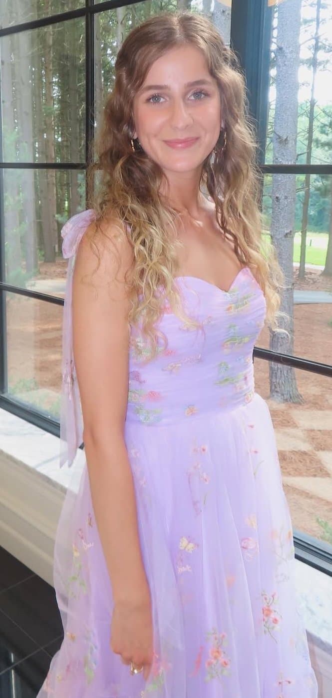 Click to view full size Irl snowbunny webslut Madisen is joined by her MILF mom Melissa and sexy sister Lindsey + ai. Dm/kik