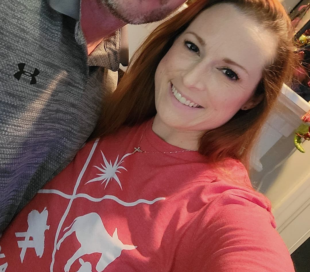 Very kind of Dawna to change her mind about showing her tits on camera for G G W on spring break