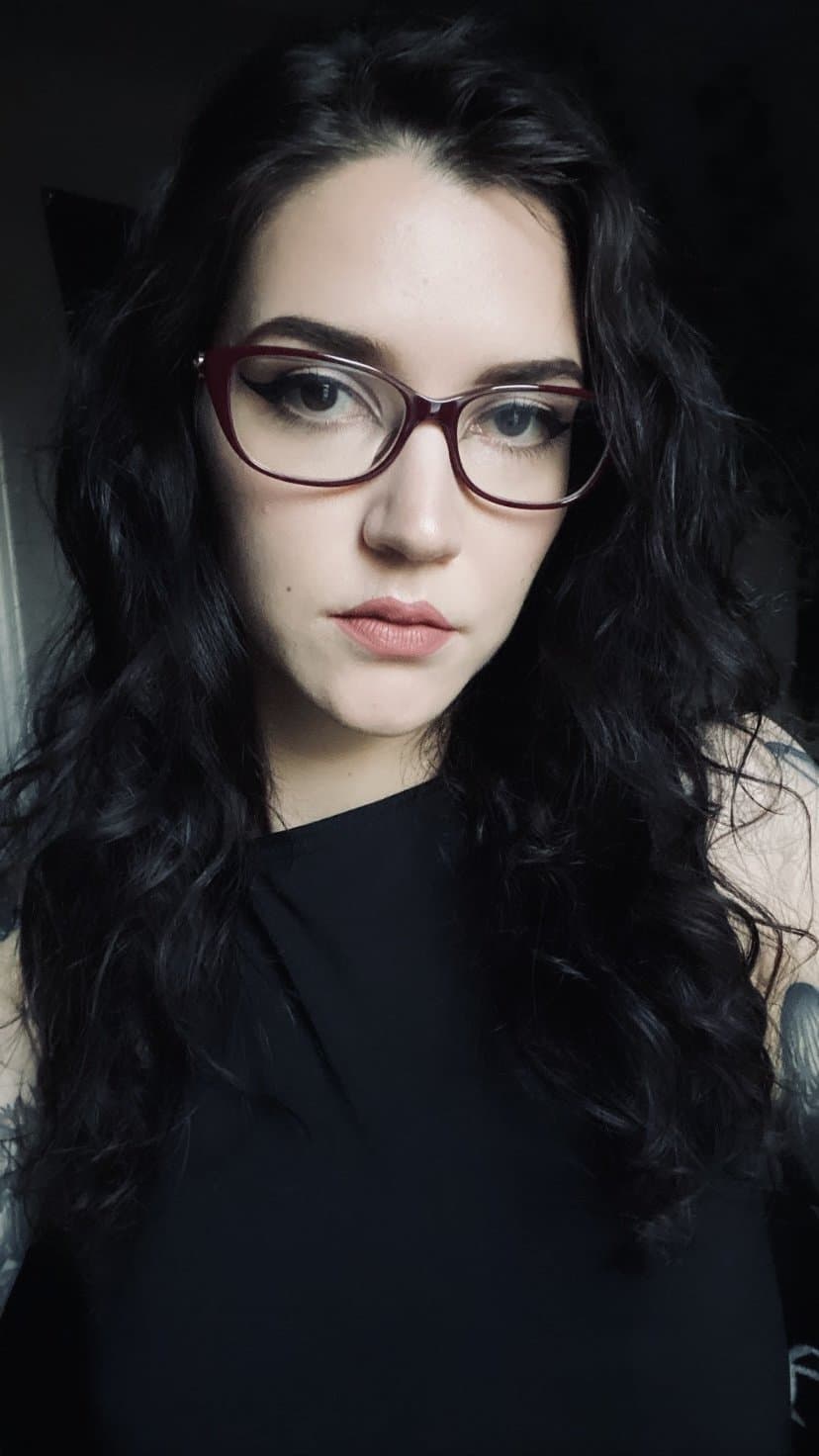 Canadian Twitch streamer Nikki PORN - Nikki has a delicious tasty pussy