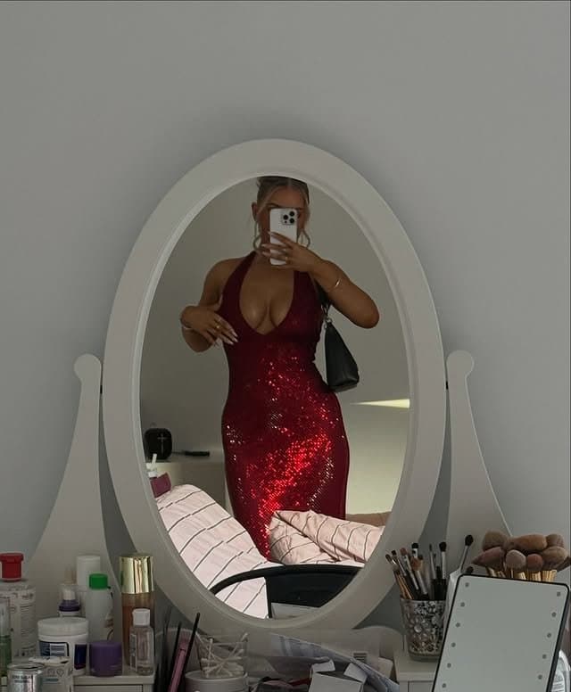 Sexy busty blonde teen Ashlyn