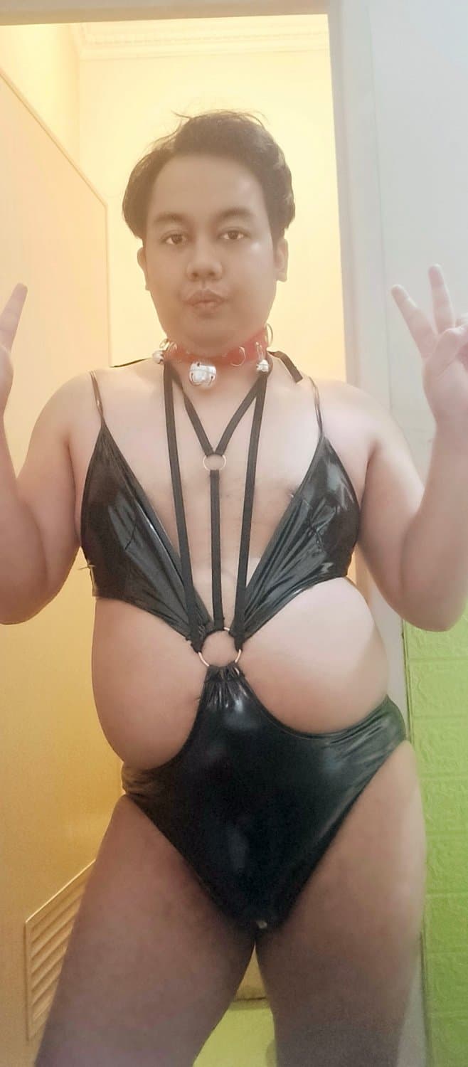 Suami istri budak seks