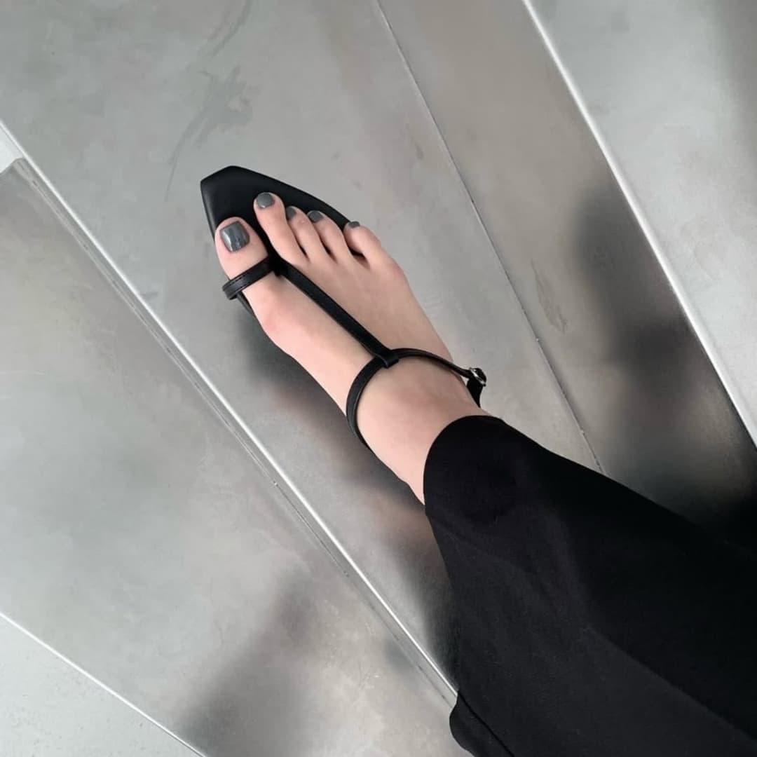 Click to view full size Asian shoes / feet / socks & cum