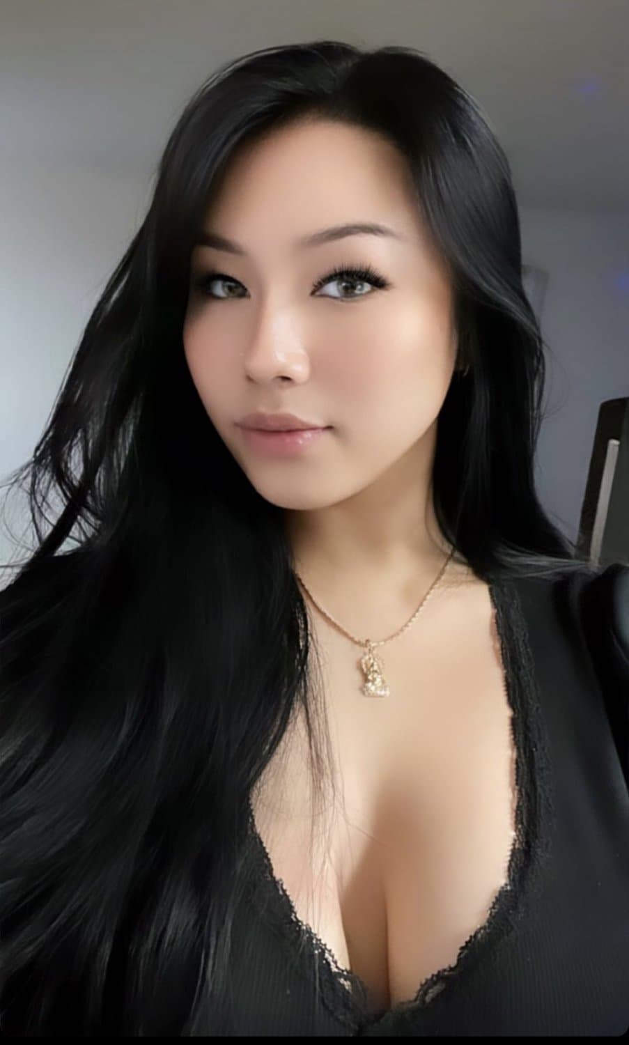 Susan, 22 | Big tits Asian whore wants your cum!